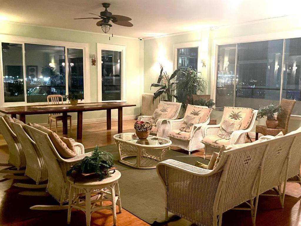 Private Cozy Studio, Peek A Boo Ocean View For 2 Long Beach Exterior photo